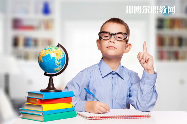 重慶2021年男孩子中專學(xué)什么專業(yè)好找工作