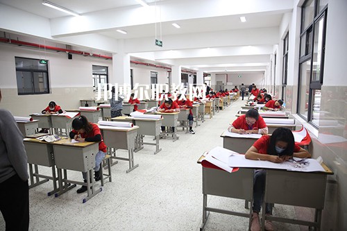 江蘇202年上中專學校有什么要求
