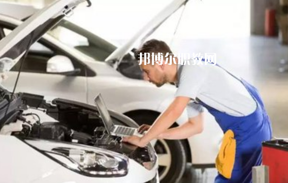 重慶2021年男孩子中專讀什么專業(yè)好