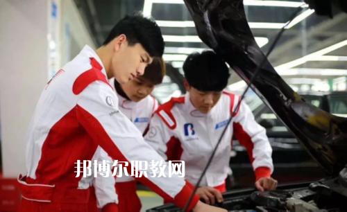 成都2021年哪些大專有汽修學(xué)校