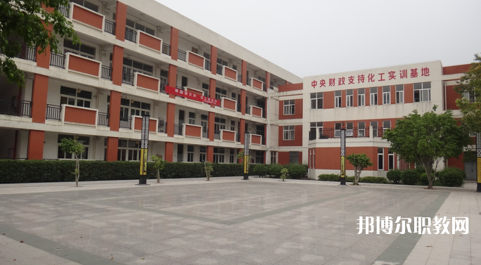 四川2021年中專學(xué)校和職高哪個(gè)好