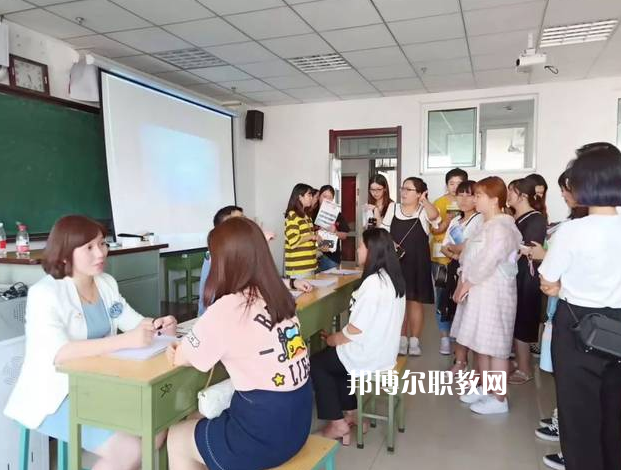 重慶2021年中專有什么專業(yè)適合女生