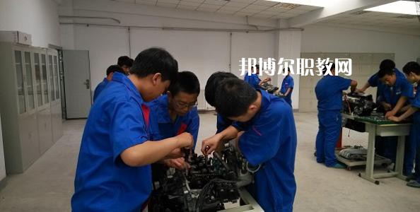 成都2021年可以讀汽修學校的大專學校