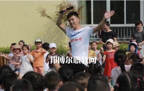 重慶2021年幼師學校有哪些專業(yè)適合男生