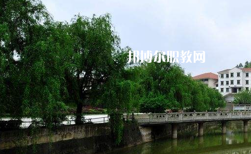 貴州2021年中專學(xué)校和職高哪個(gè)好