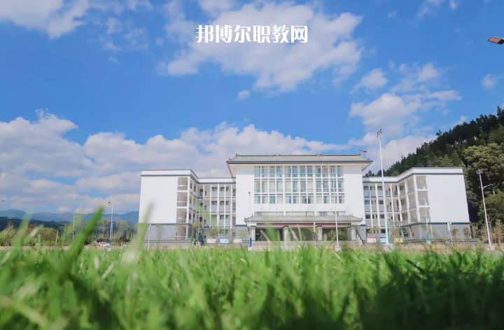澄江縣職業(yè)高級中學2021年報名條件、招生要求、招生對象