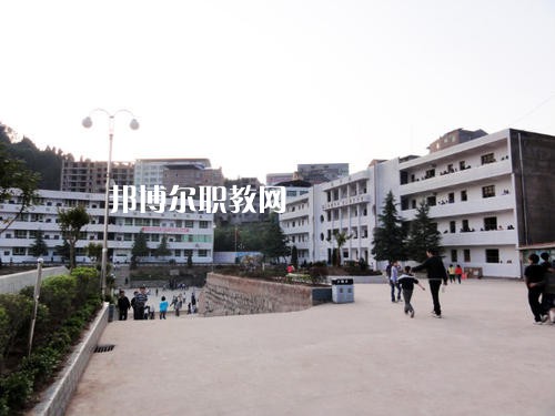 通?？h職業(yè)高級(jí)中學(xué)2021年招生錄取分?jǐn)?shù)線