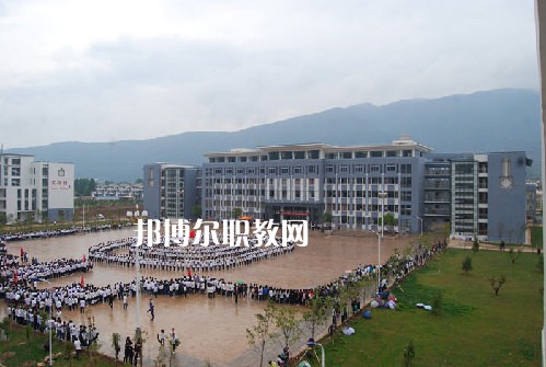 麗江民族中等專業(yè)學(xué)校2021年學(xué)費(fèi)、收費(fèi)多少