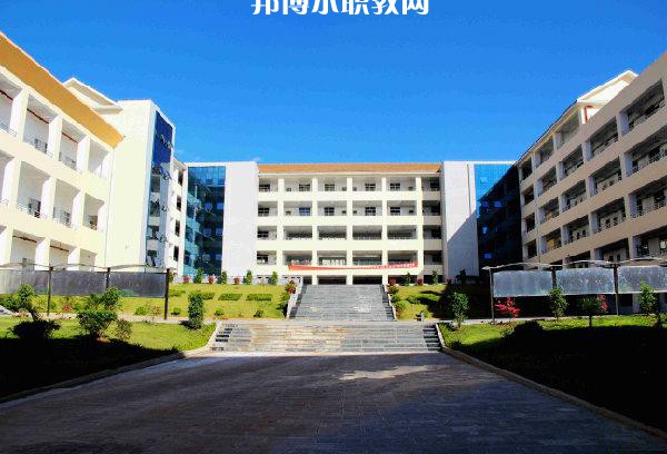 芒市職業(yè)教育中心2021年學費、收費多少