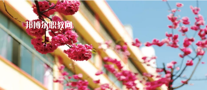 云南昆明工業(yè)學(xué)校2021年報名條件、招生要求、招生對象