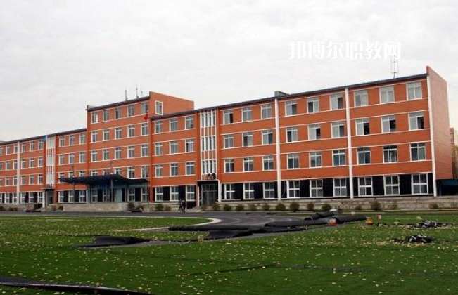 云南楚雄工業(yè)學(xué)校2021年報名條件、招生要求、招生對象