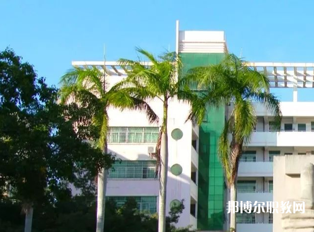 海南農(nóng)墾衛(wèi)生學校2021年報名條件、招生要求、招生對象