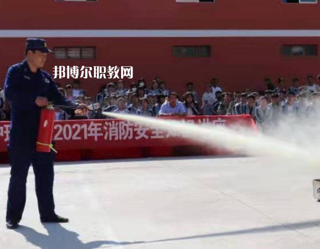 定西隴中護(hù)理學(xué)校2022年報(bào)名條件、招生要求、招生對象