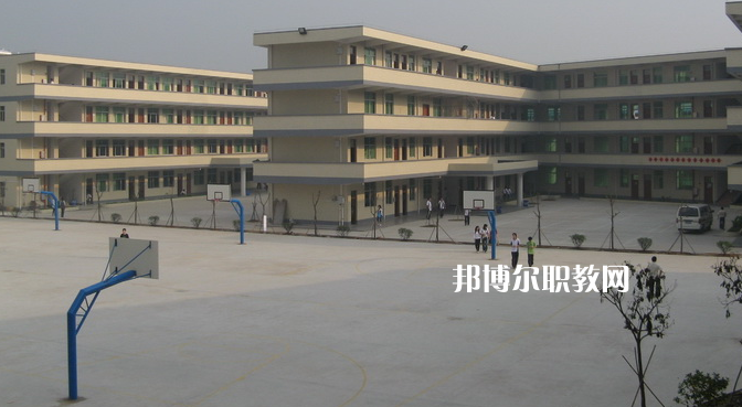 廣東領(lǐng)才技工學(xué)校2022年報名條件、招生要求、招生對象