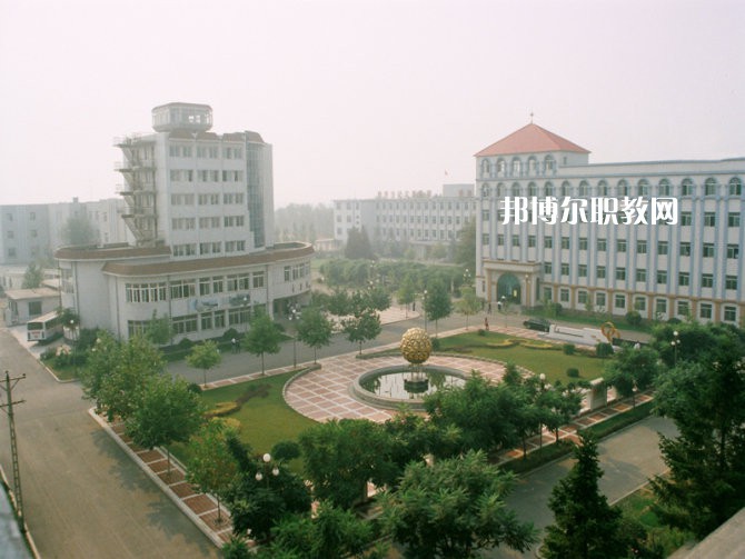 重慶五里店職業(yè)中學(xué)2022年學(xué)費(fèi)、收費(fèi)多少 