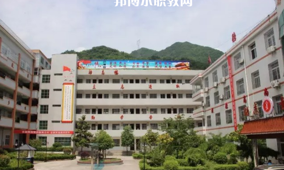 鎮(zhèn)巴職業(yè)中學(xué)怎么樣、好不好