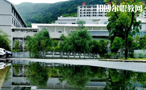 桐梓中等職業(yè)學(xué)校2022年招生辦聯(lián)系電話(huà)