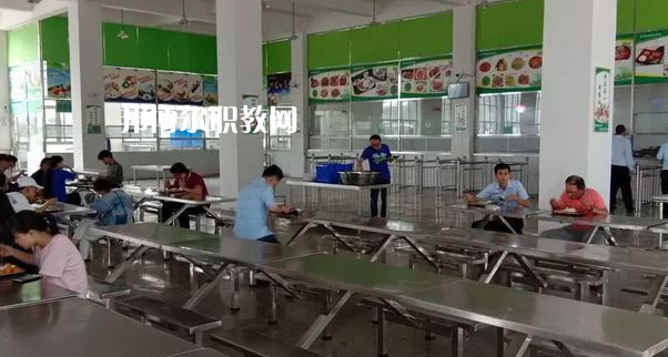 貴州貴陽經(jīng)貿(mào)職業(yè)學(xué)校2022年報(bào)名條件、招生要求、招生對(duì)象