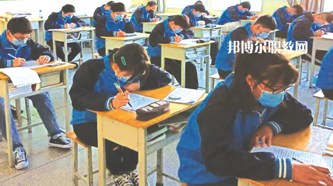 武威勞動(dòng)服務(wù)技工學(xué)校2022年學(xué)費(fèi)、收費(fèi)多少