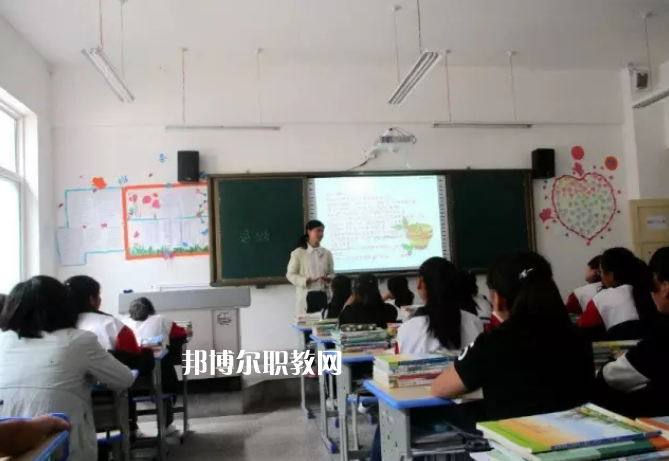 舟曲縣職業(yè)中學2022年學費、收費多少