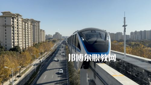 蘭州2022年中專軌道交通學(xué)?？即髮? width=