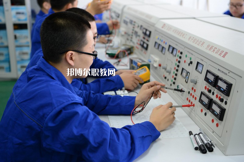 唐山建筑工程學(xué)校2022年報(bào)名條件、招生要求、招生對(duì)象