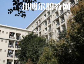 重慶渝北職業(yè)教育中心2022年報名條件、招生要求、招生對象