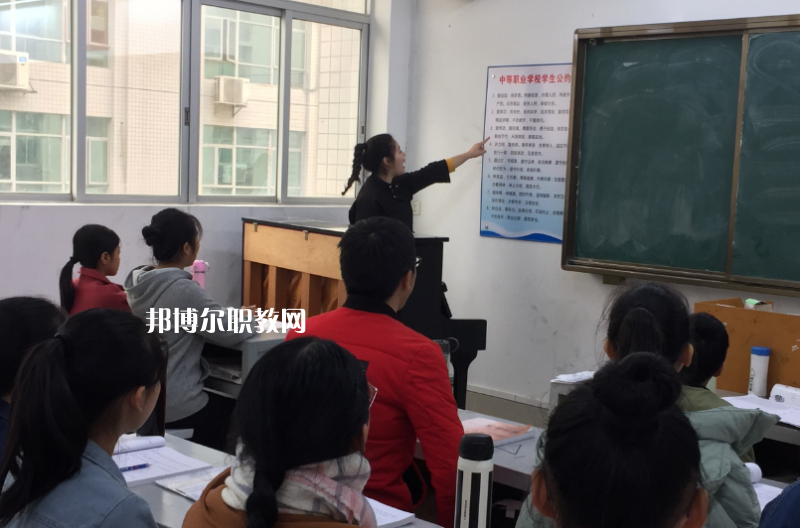 汕頭文化藝術(shù)學(xué)校2022年報(bào)名條件、招生要求、招生對(duì)象