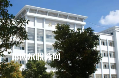 鹽源職業(yè)技術中學校2022年報名條件、招生要求、招生對象