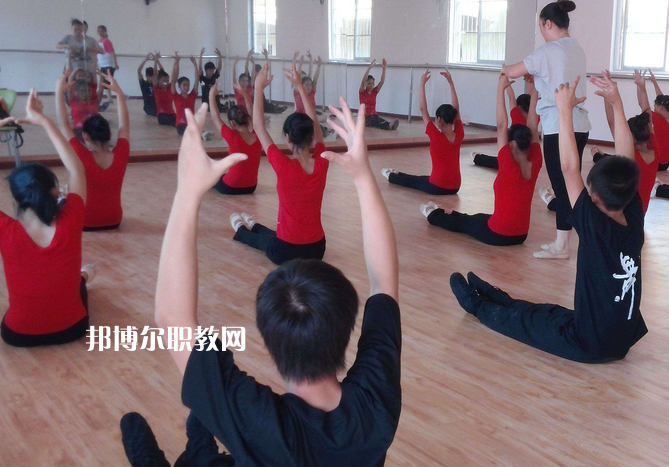 南寧民族歌舞藝術(shù)職業(yè)技術(shù)學(xué)校2022年學(xué)費(fèi)、收費(fèi)多少