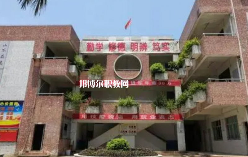 佛山騰飛技工學(xué)校2022年報(bào)名條件、招生要求、招生對象