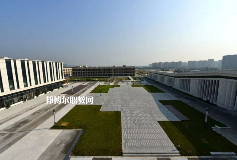 云南建筑工程學(xué)校2022年報(bào)名條件、招生要求、招生對(duì)象