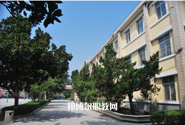 涼山勞動職業(yè)技術(shù)學校網(wǎng)站網(wǎng)址