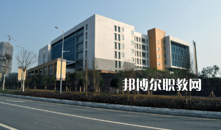 重慶建材技工學(xué)校2022年報(bào)名條件、招生要求、招生對(duì)象
