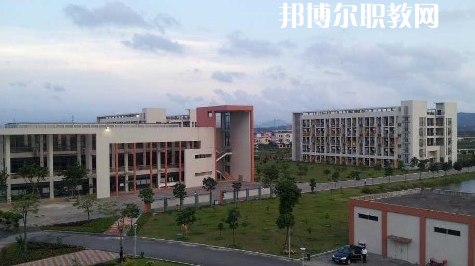 獨(dú)山中等職業(yè)學(xué)校2022年學(xué)費(fèi)、收費(fèi)多少