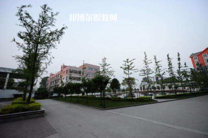 四川瀘縣建筑職業(yè)中專(zhuān)學(xué)校2022年招生辦聯(lián)系電話(huà)