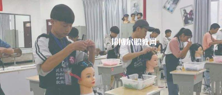 都勻工商管理學(xué)校2022年學(xué)費(fèi)、收費(fèi)多少