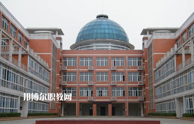 重慶大足職業(yè)教育中心2022年報(bào)名條件、招生要求、招生對(duì)象