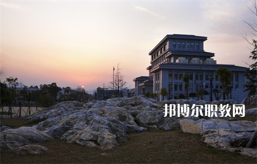 鎮(zhèn)江技師學(xué)院2022年報(bào)名條件、招生要求、招生對(duì)象