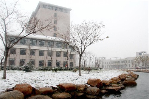 江蘇省連云港工貿(mào)高等職業(yè)技術學校2022年報名條件、招生要求、招生對象