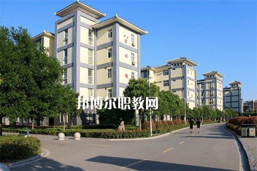 安徽亳州技師學(xué)院2022年報(bào)名條件、招生要求、招生對(duì)象
