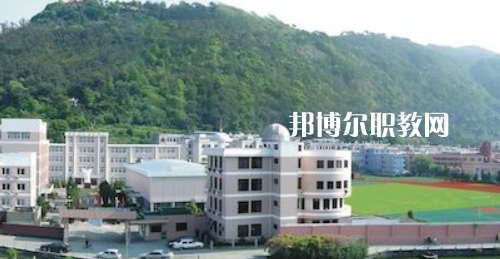 昆明鐵路機械學(xué)校2022年報名條件、招生要求、招生對象