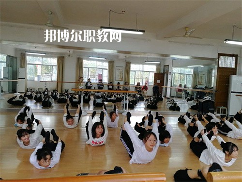 黃山炎培職業(yè)學(xué)校2022年報(bào)名條件、招生要求、招生對(duì)象