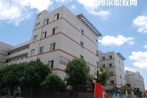 太湖職業(yè)技術(shù)學(xué)校2022年報名條件、招生要求、招生對象