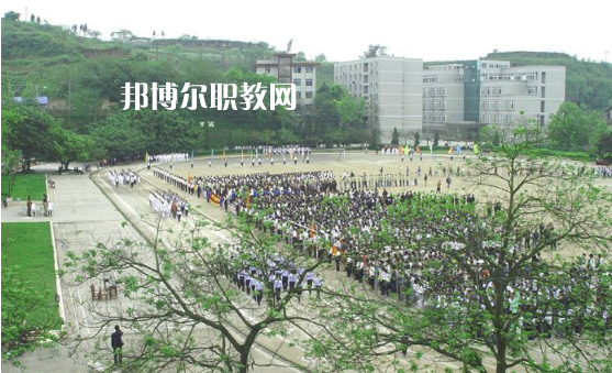 內(nèi)江鐵路機械學校2022年報名條件、招生要求、招生對象