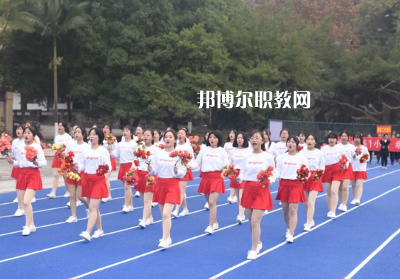內(nèi)江鐵路機(jī)械學(xué)校怎么樣、好不好
