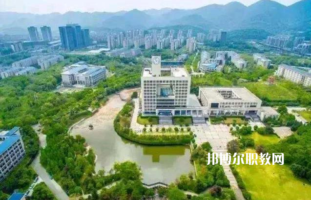 重慶醫(yī)科學校2022年報名條件、招生要求、招生對象