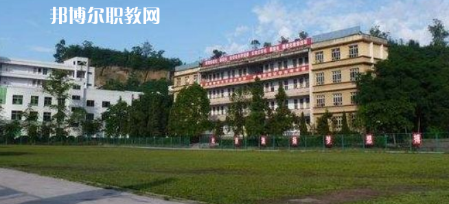岳池職業(yè)技術(shù)學(xué)校2022年報(bào)名條件、招生要求、招生對(duì)象