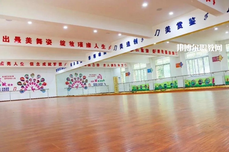 宜賓敘州區(qū)柳嘉職業(yè)技術(shù)學(xué)校2022年報名條件、招生要求、招生對象