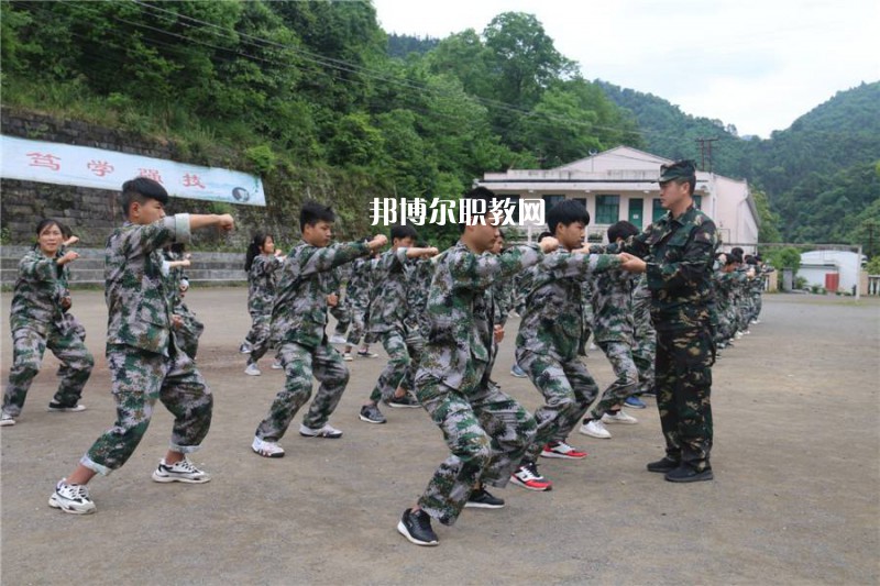 達(dá)州百島湖職業(yè)技術(shù)學(xué)校2022年報(bào)名條件、招生要求、招生對(duì)象